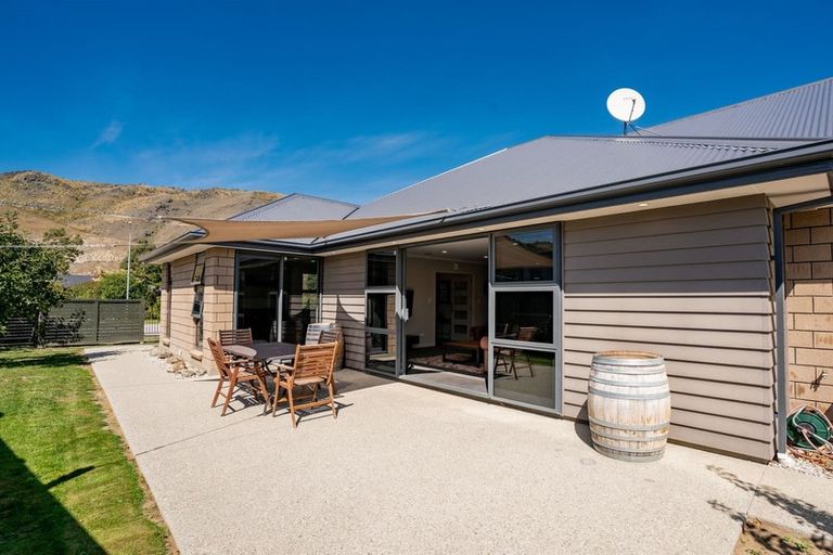 Photo of property in 18 Sunhaven Cove, Cromwell, 9310