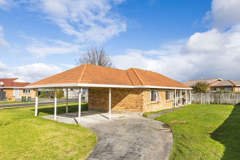 Photo of property in 1 Tullis Place, Burswood, Auckland, 2013