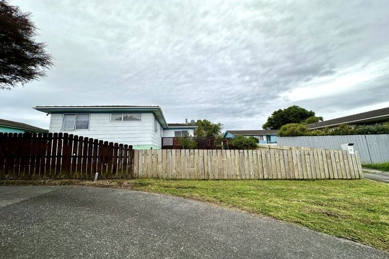 Photo of property in 1/14 Dalmatia Place, Henderson, Auckland, 0612