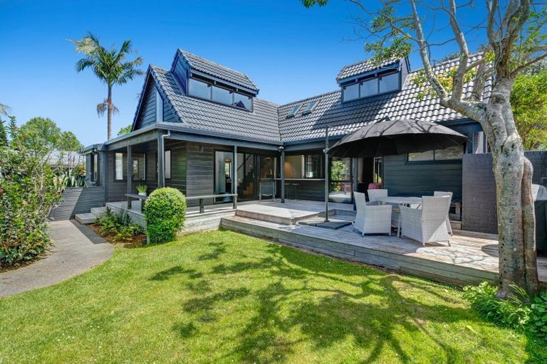 Photo of property in 19 Onepu Lane, Manly, Whangaparaoa, 0930