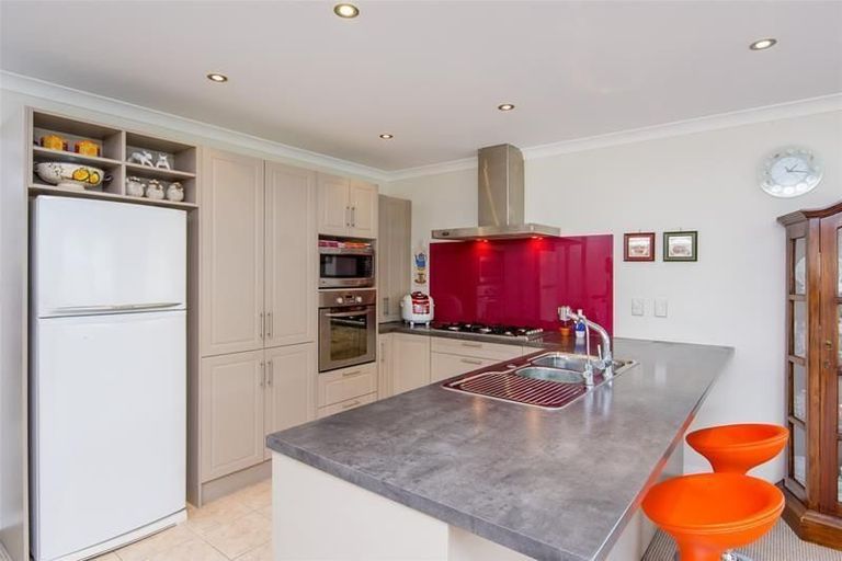 Photo of property in 90a Amesbury Drive, Churton Park, Wellington, 6037
