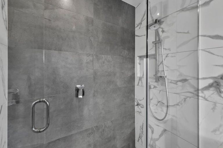 Photo of property in 6 The Oaks, Awapuni, Palmerston North, 4412