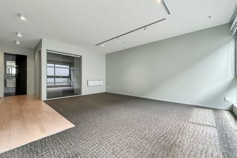 Photo of property in Revolucion Apartments, 211e/28 Torrens Terrace, Mount Cook, Wellington, 6011