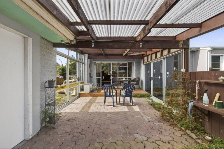 Photo of property in 20 Nikau Street, Inglewood, 4330