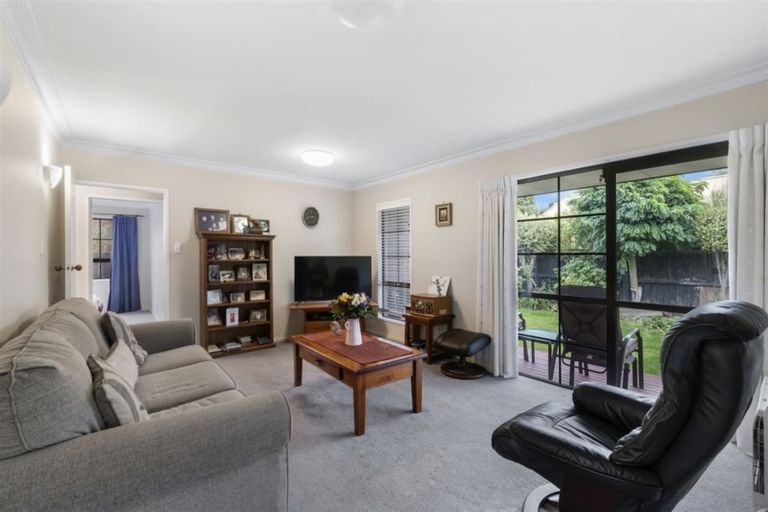 Photo of property in 27 Royleen Street, Casebrook, Christchurch, 8051