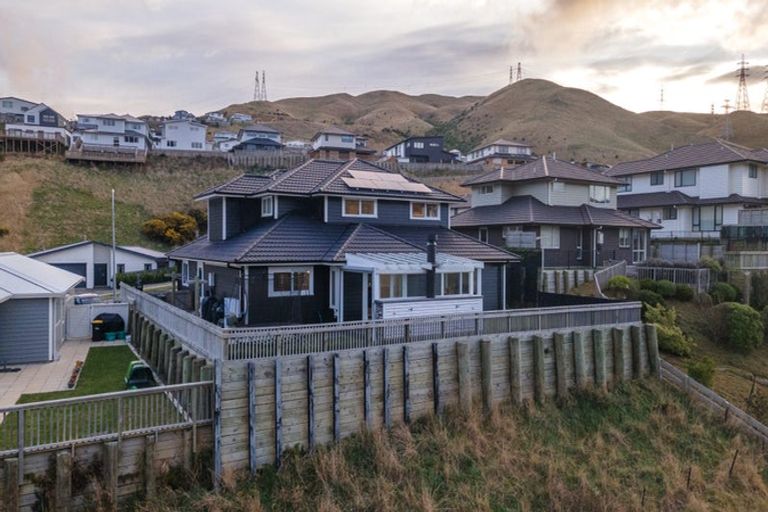 Photo of property in 100 Melksham Drive, Churton Park, Wellington, 6037