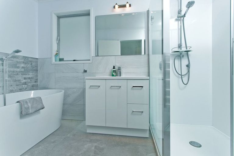 Photo of property in 2/13 Gerontius, Torbay, Auckland, 0630