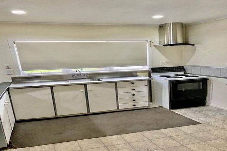 Photo of property in 132 Russell Road, Manurewa, Auckland, 2102