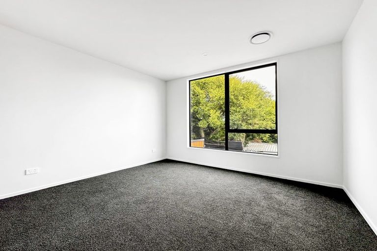 Photo of property in 2/74 Caledonian Road, St Albans, 8014