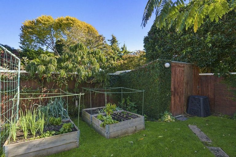 Photo of property in 1 Maple Lane, Waikanae, 5036