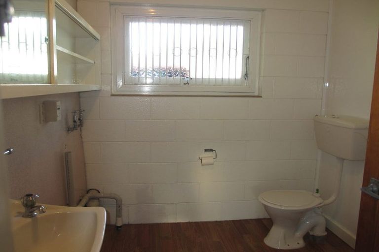 Photo of property in 54 Holly Road, St Albans, Christchurch, 8014