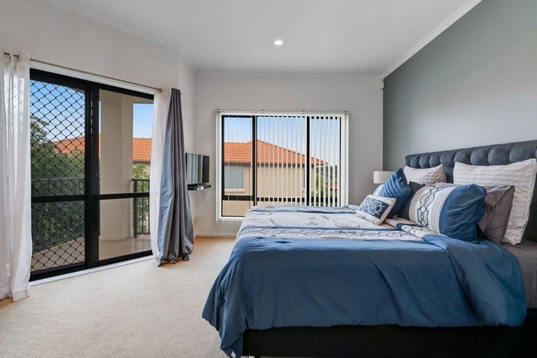 Photo of property in 10 Trimaran Drive, Gulf Harbour, Whangaparaoa, 0930