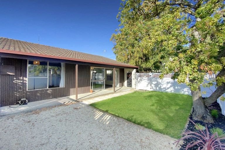 Photo of property in 3/74 Picton Avenue, Riccarton, Christchurch, 8011