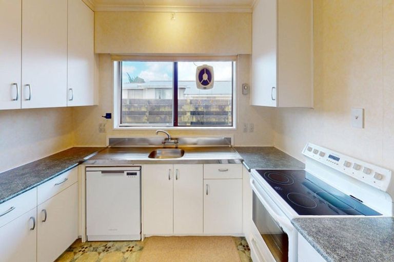 Photo of property in 28 Turakina Street, Westbrook, Palmerston North, 4412