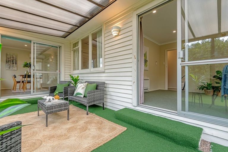 Photo of property in 98 Pahiatua Street, Hokowhitu, Palmerston North, 4410