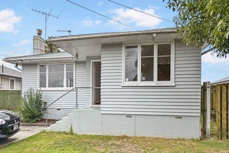 Photo of property in 16 Claymore Street, Manurewa, Auckland, 2102