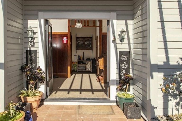 Photo of property in 14 Guys Hill Road, Hospital Hill, Napier, 4110