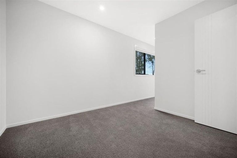 Photo of property in 11 Aramata Road, Papakura, 2110
