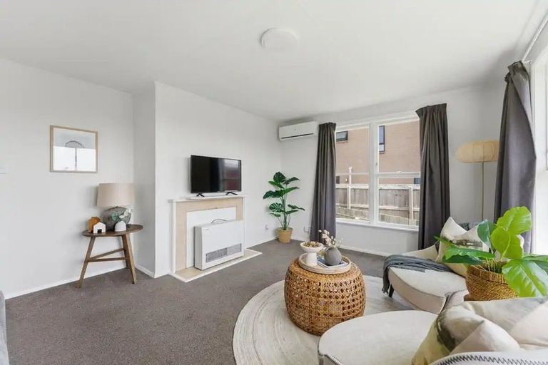 Photo of property in 19 Pukeori Street, Marfell, New Plymouth, 4310