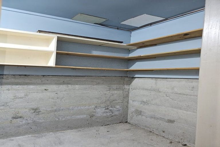 Photo of property in 133a Taylor Terrace, Tawa, Wellington, 5028