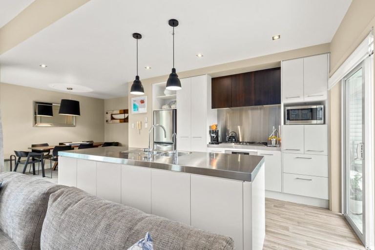 Photo of property in 9 Little Compton Mews, Snells Beach, 0920