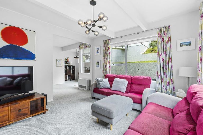 Photo of property in 17 Fortunatus Street, Brooklyn, Wellington, 6021