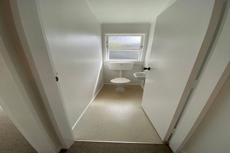 Photo of property in 1 Flint Way, Northland, Wellington, 6012