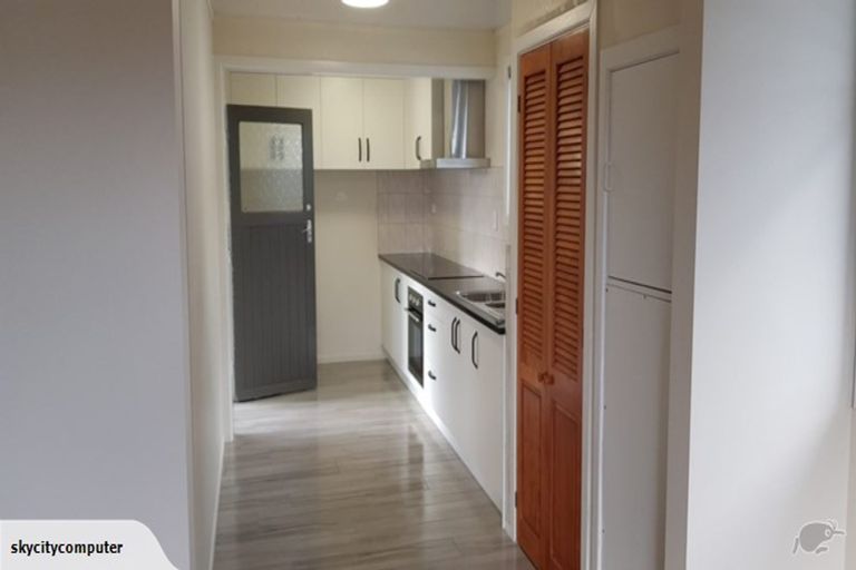 Photo of property in 15 Kotuku Street, Te Atatu Peninsula, Auckland, 0610