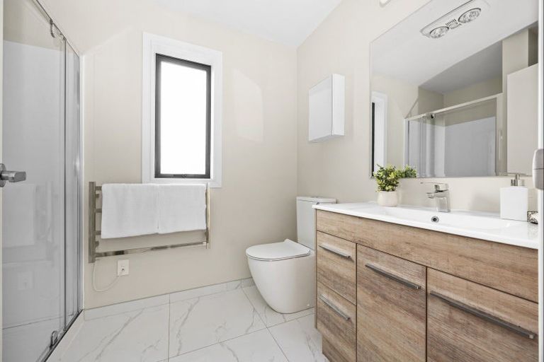 Photo of property in 27a Poruru Close, Papakura, 2110