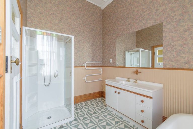 Photo of property in 100 Halcombe Road, Feilding, 4775