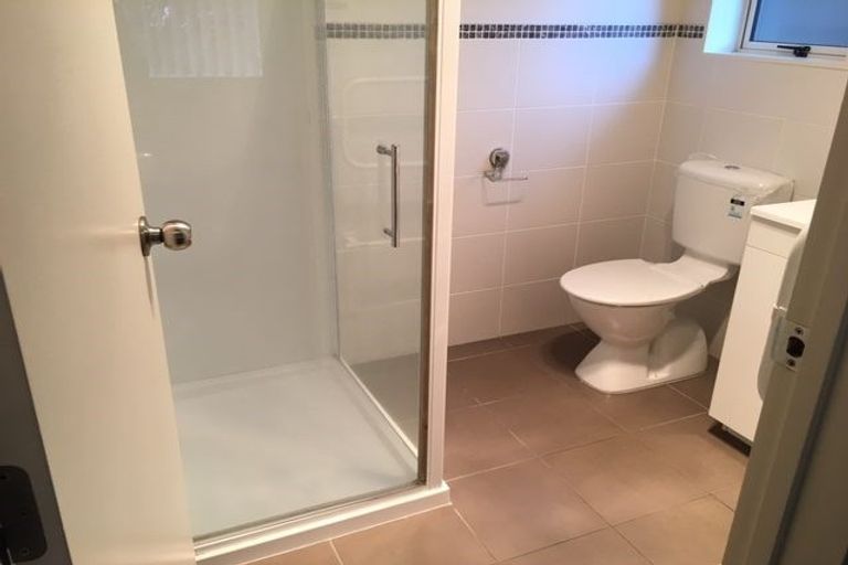 Photo of property in 12 Thornlea Grove, Waiuku, 2123