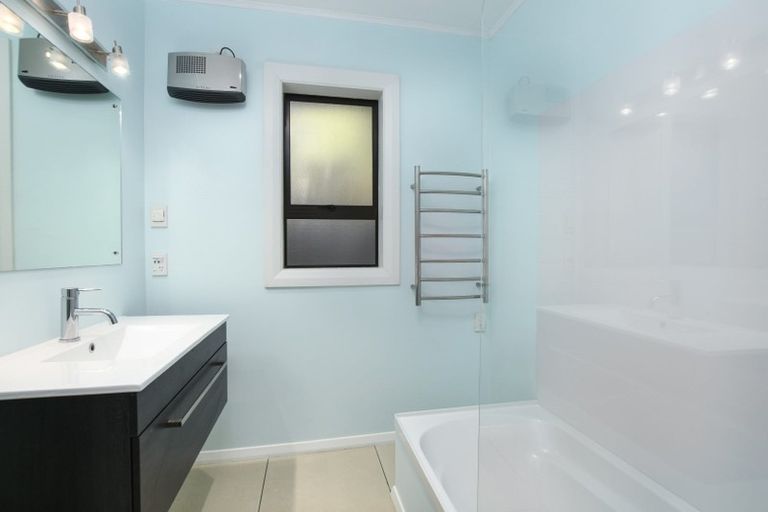 Photo of property in 4a Edinburgh Street, Green Island, Dunedin, 9018