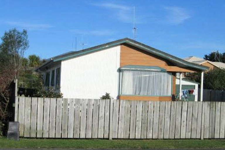 Photo of property in 18 Caulfield Place, Nawton, Hamilton, 3200
