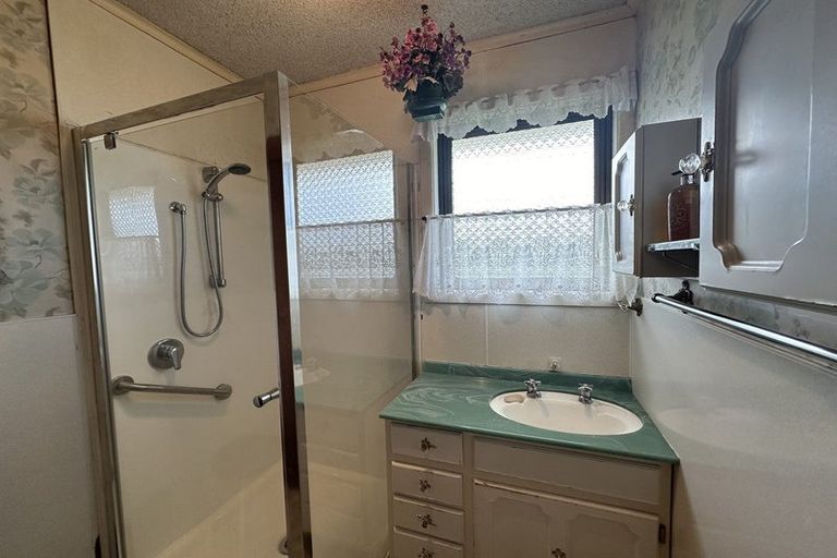 Photo of property in 14 Blake Street, Waitara, 4320