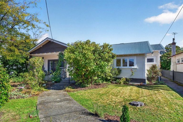 Photo of property in 19 Victoria Street, Masterton, 5810