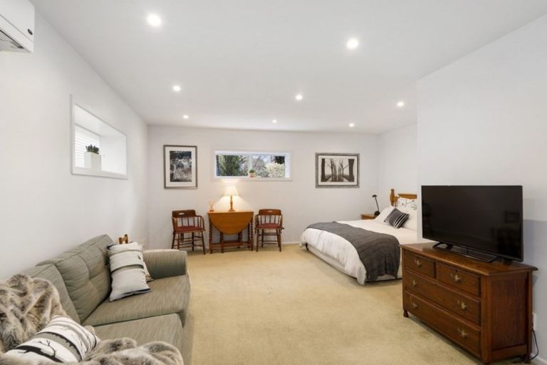 Photo of property in 21 Highfield Place, Avonhead, Christchurch, 8042