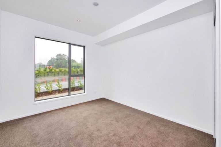 Photo of property in 2/27 Dida Park Drive, Kumeu, 0810