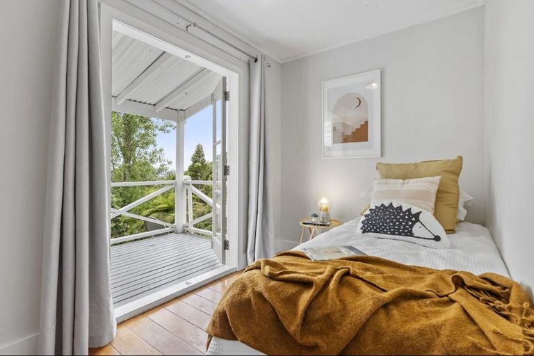 Photo of property in 70 Pleasant Road, Glen Eden, Auckland, 0602