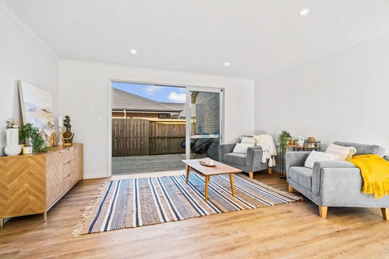 Photo of property in 27 Te Piriti Road, One Tree Point, 0118