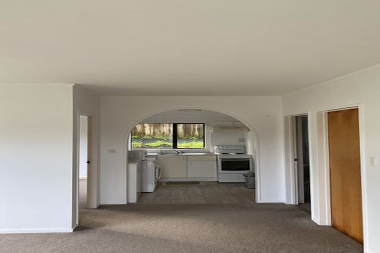 Photo of property in 2/3 Charmaine Road, Torbay, Auckland, 0630