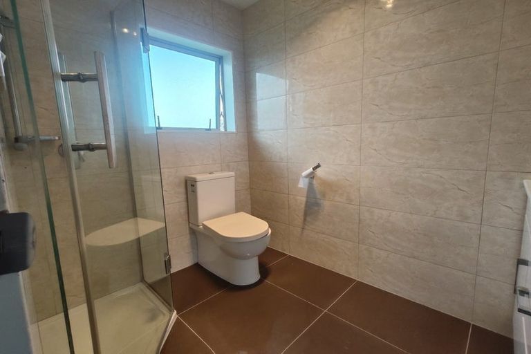 Photo of property in 15b Vine Street, Mangere East, Auckland, 2024