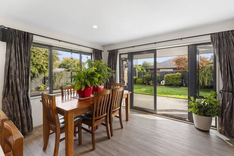 Photo of property in 5 Hideaway Gate, Parklands, Christchurch, 8083