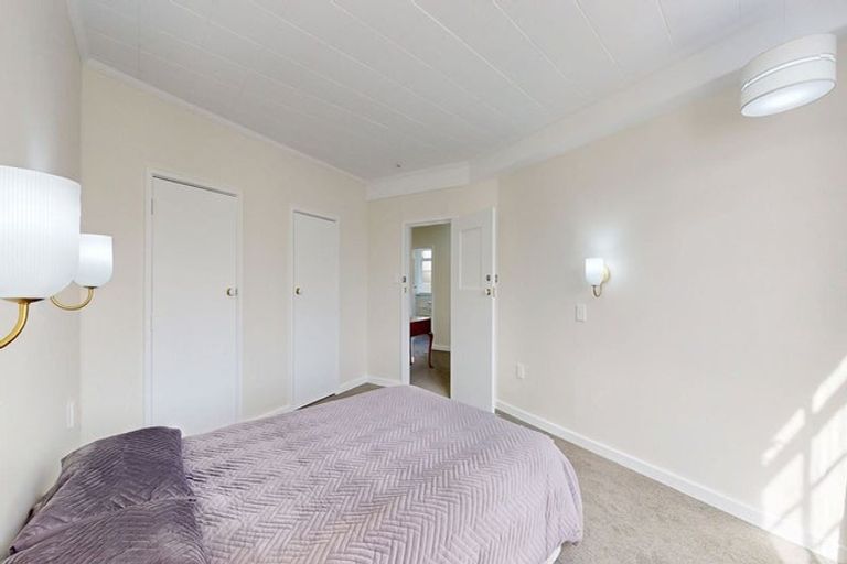 Photo of property in Wharenui Apartments, 274 Oriental Parade, Oriental Bay, Wellington, 6011