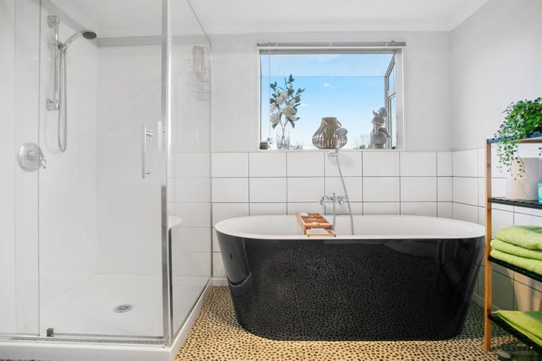 Photo of property in 21 Williams Road South, Pyes Pa, Tauranga, 3173