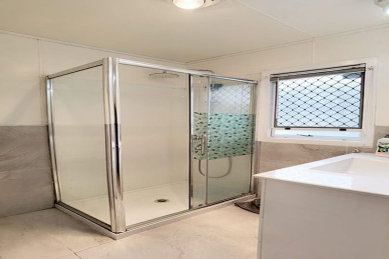 Photo of property in 16 Redoubt Road, Goodwood Heights, Auckland, 2105