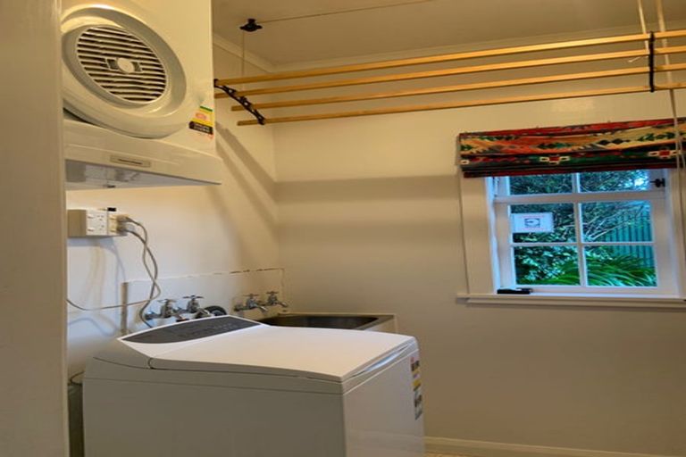 Photo of property in 32 Harland Street, Brooklyn, Wellington, 6021