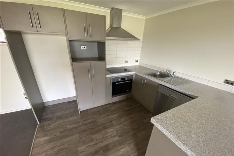 Photo of property in 102u7 Old Farm Road, Hamilton East, Hamilton, 3216