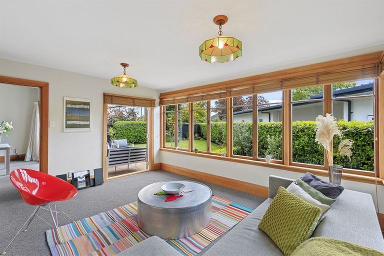 Photo of property in 1 Bradnor Road, Fendalton, Christchurch, 8052