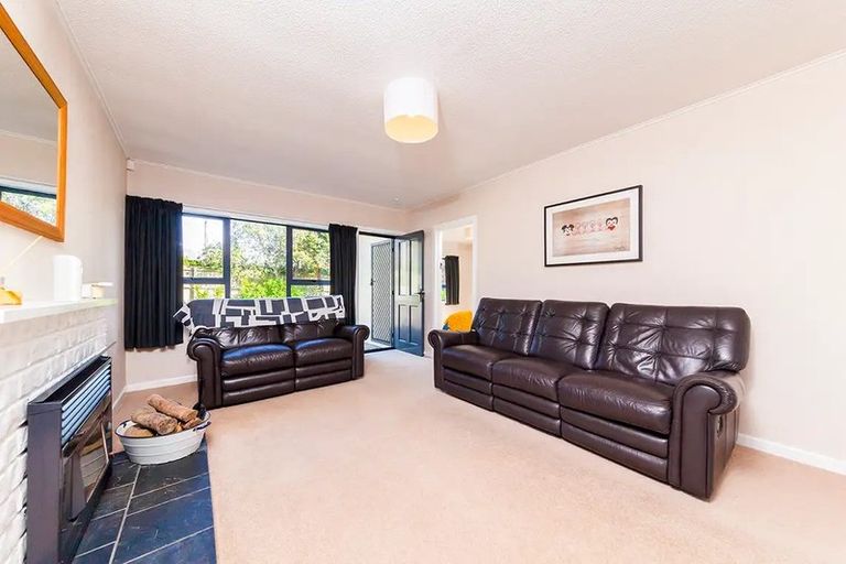 Photo of property in 19a Don Buck Road, Massey, Auckland, 0614