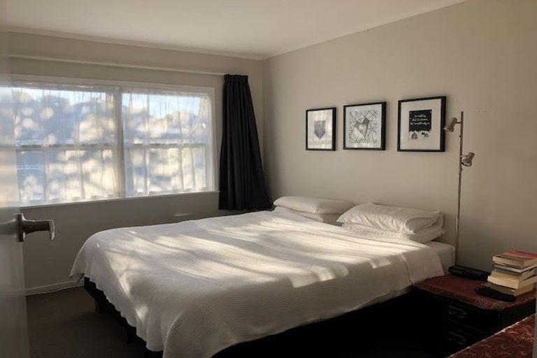 Photo of property in 1/90 Canongate Street, Birkdale, Auckland, 0626